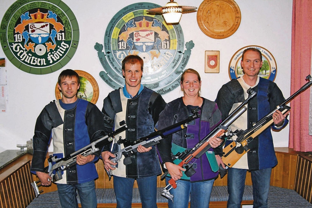 Lieferte mit 1497 Ringen ihr bestes Ergebnis seit Langem ab: die erste Mannschaft des Schützennvereins 1961 Edelshausen - bestehend aus (v. l.) Bernhard Kothmeier (370), Christian Thurner (382), Michaela Mair (376) und Robert Degmaier (369).