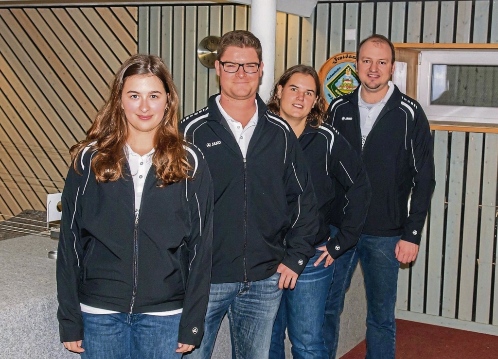 In der Gauliga noch verlustpunktfrei: Die erste Garnitur von Einigkeit Steingriff - bestehend aus Julia Häuslmeier, Christian Streber, Christine Kahn und Andreas Ziegler - hat nach der Vorrunde 14:0 Zähler auf ihrem Konto. Insgesamt erzielte sie schon 10 643 Ringe.